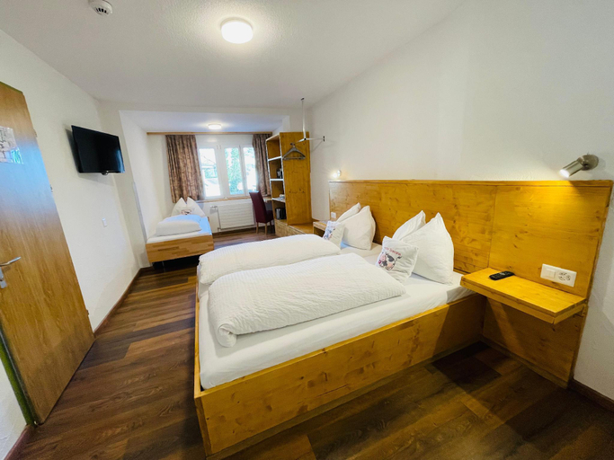 Bedroom 5, Minotel Toscana, Interlaken