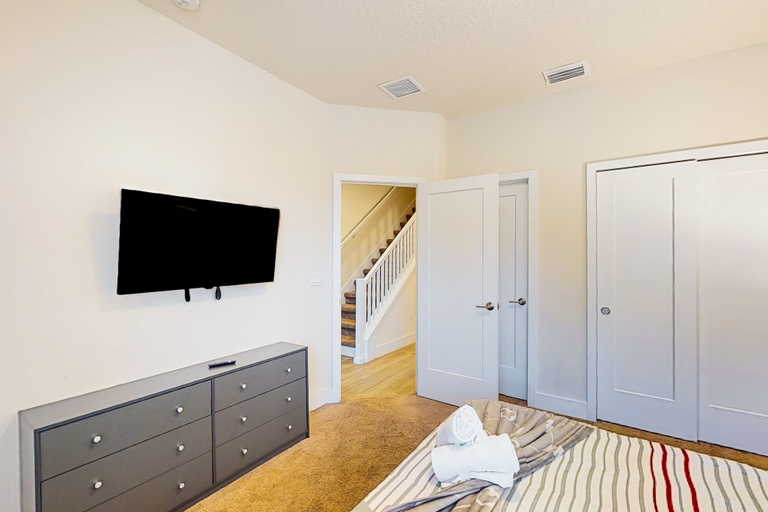 Room 4, Dog-friendly Retreat With Pool, Covered Patio, Children's Items, Grill, & AC, Lake