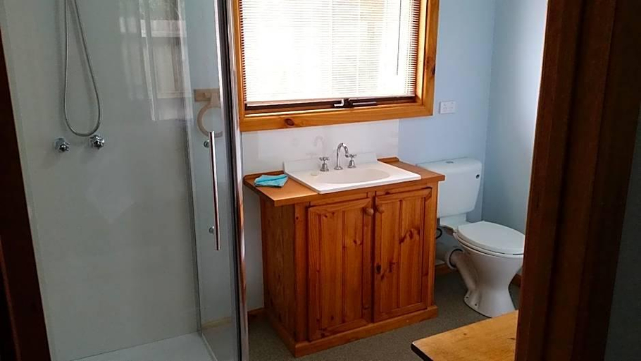 Bathroom 4, Seahorse Coastal Villas, Moyne - South