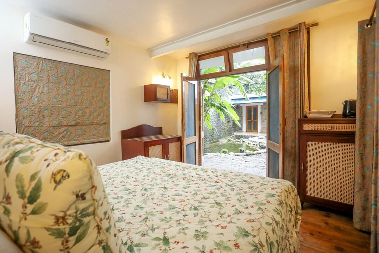 Bedroom 3, Blue Book at Gethia, Nainital