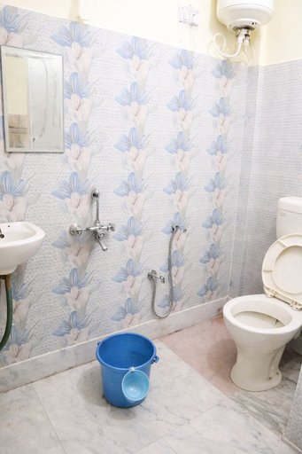Bathroom 5, Hotel Pratik R Digha, Purba Medinipur