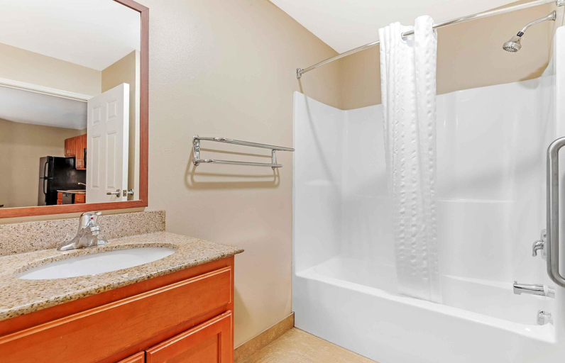 Bathroom 4, Extended Stay America Suites Bartlesville Hwy 75, Washington