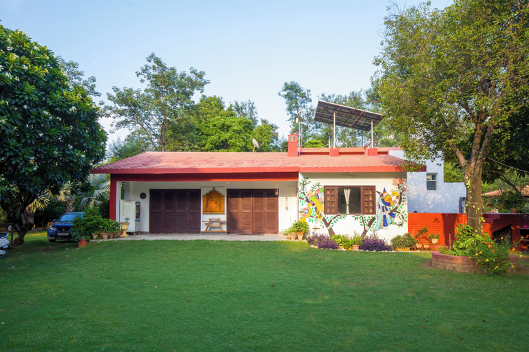 Exterior 2, Alaya Stays Sheilma Farm 4 BHK with pool, Faridabad