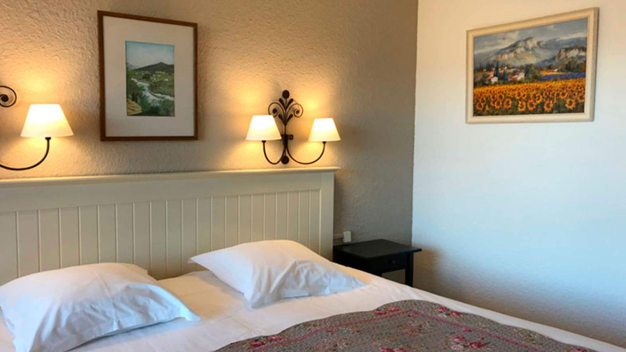 Bedroom 3, Hotel Bellerive, Vaucluse