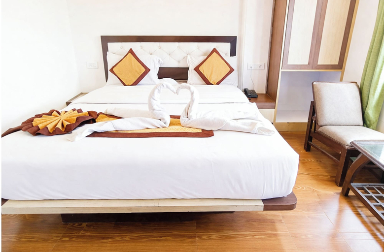 Room 3, Premium Hotel A-P-S-A-R-A Grand Shimla, Shimla