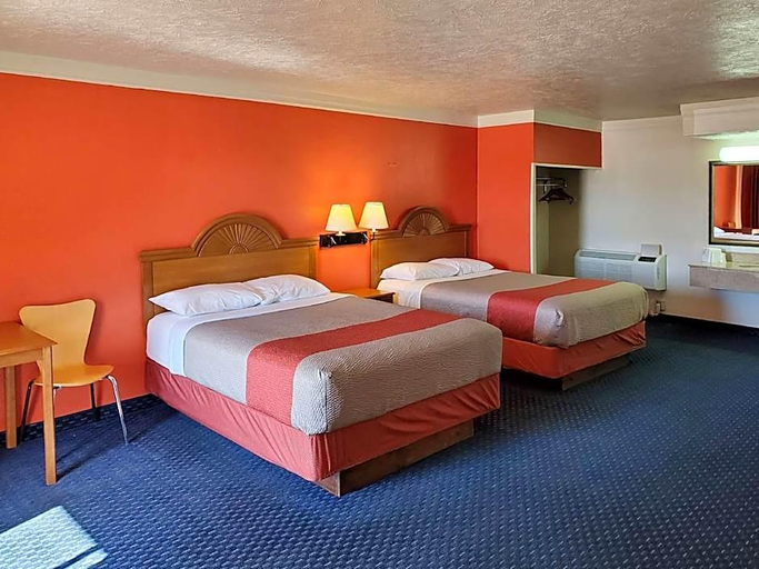 Bedroom 2, Motel 6 Canon City CO, Fremont