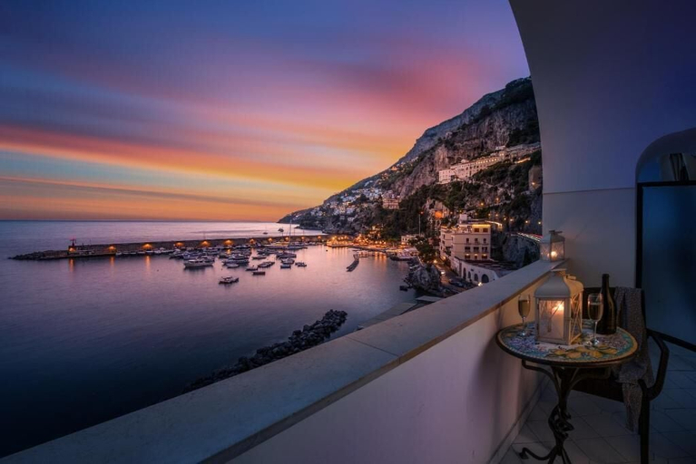 Property grounds, AMALFI GALLERY, Salerno