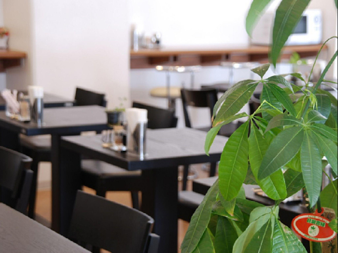 Food & Drinks 5, New Station Hotel Premiere, Isahaya