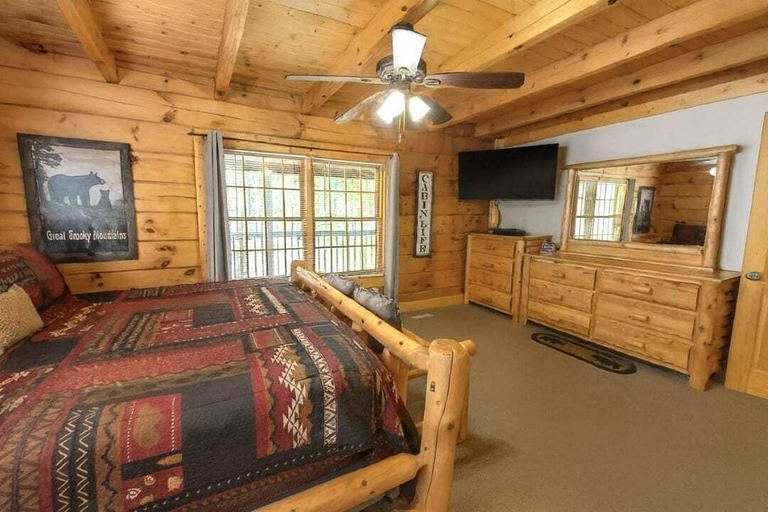 Room 5, Mountain Paradise 3 Bedroom Cabin, Sevier