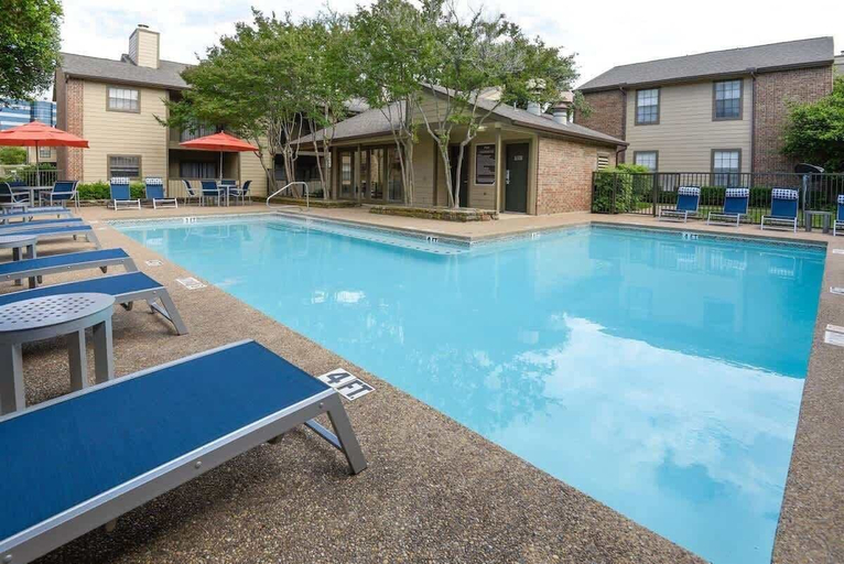 Pool, Boulevard Stays - North Dallas, Collin