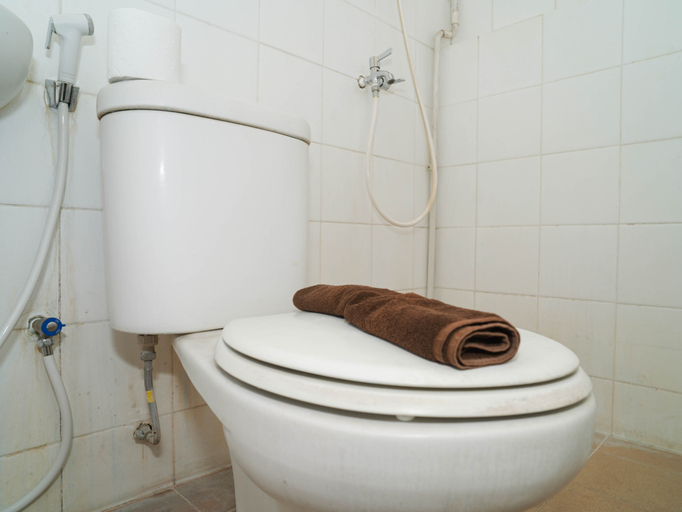 Bathroom 3, Practical 2BR for 3 Pax at Kebagusan City Apartment By Travelio, South Jakarta