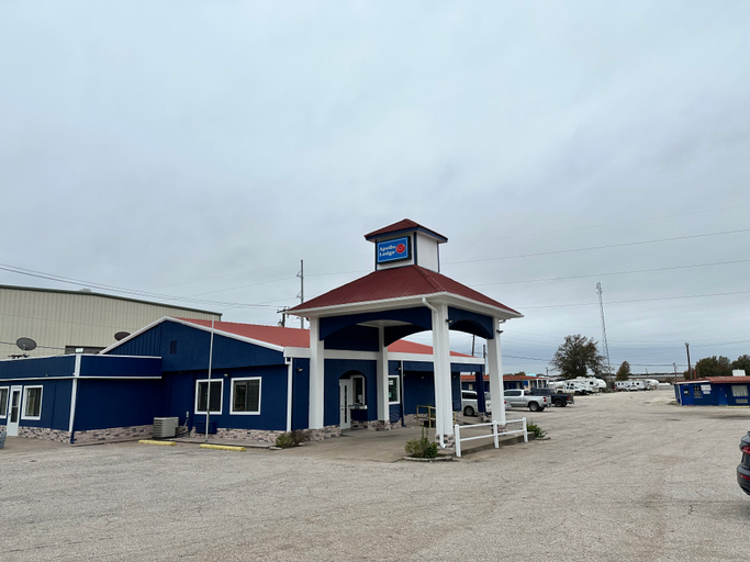 Exterior & Views 1, Apollo Lodge and RV Park, Freestone