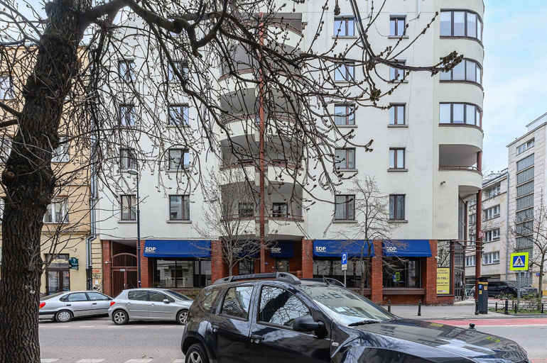 Parking, Cozy Apartment with balcony near Museum, Warsaw