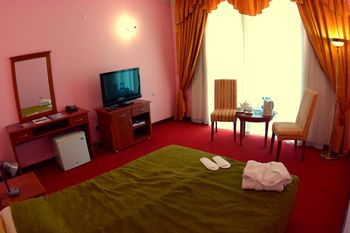 Others 2, Hotel Meridian, Termiz