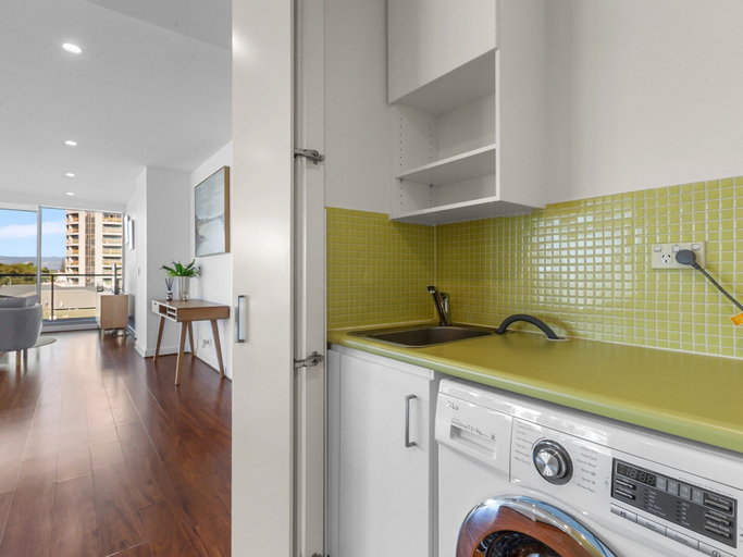 Bathroom 4, Stylish 2-bed With Terrace, 3-min Walk to Beach, Adelaide