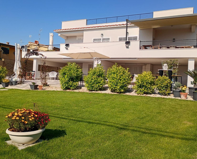 Exterior & Views 3, VILLA BELVEDERE Seaview Apartments - Relax a due passi dal mare, Roma