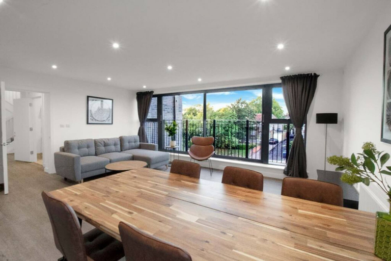 Room 4, Modern Penthouse in Wembley, London