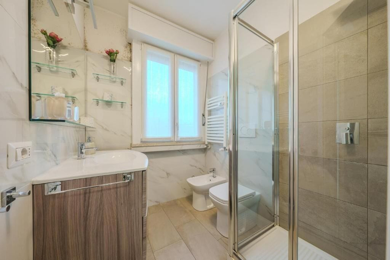 Bathroom 2, Crystel Apartment - 15 min da Milano, Milano