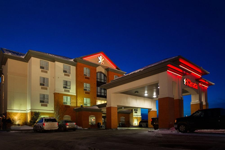 Exterior & Views