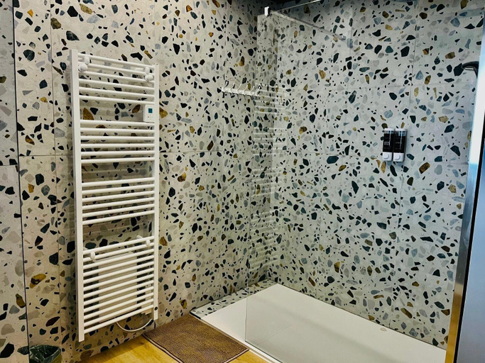 Bathroom, Le California, Nord