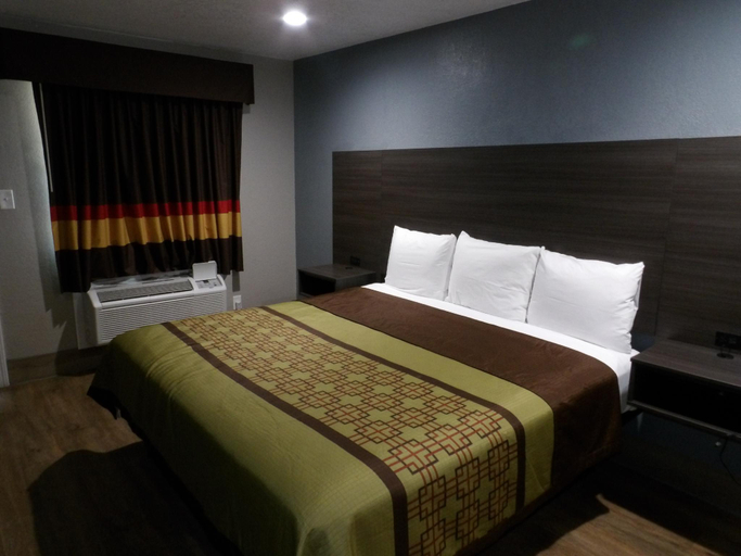 Bedroom 4, Southmore Boulevard Motel, Houston