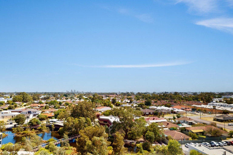 View, Bright Newly 2 Bed Apartment With Balcony Views, Perth
