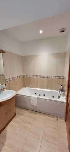 Bathroom 3, Lagos House, Braga