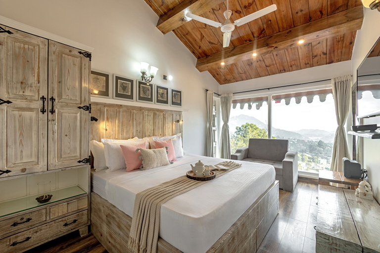 Room 5, Alaya Stays Farsauli 1 Pet friendly 3BHK, Nainital
