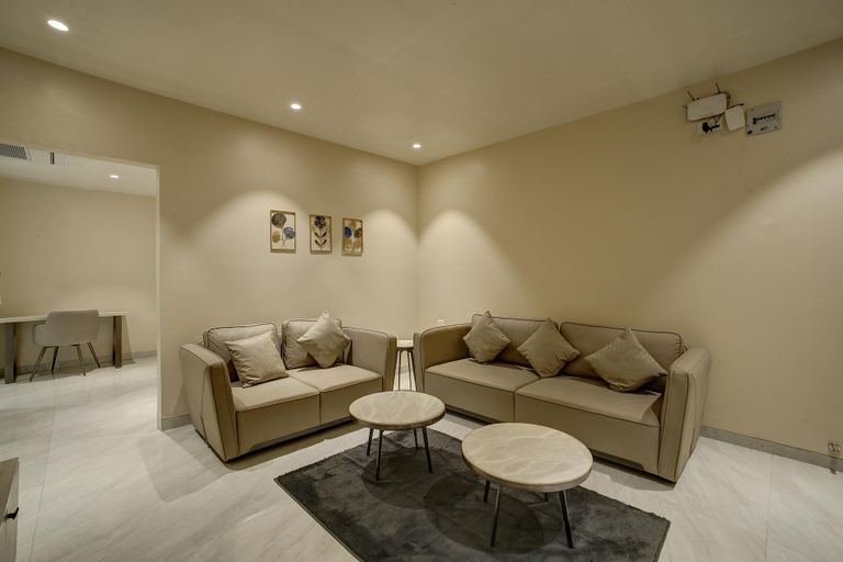 Shared lounge/TV area, StayBird Capital- Business Hotel, Pune