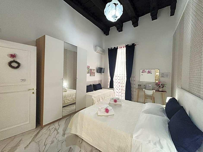 Bedroom 4, B&B Dei Mercanti, Salerno