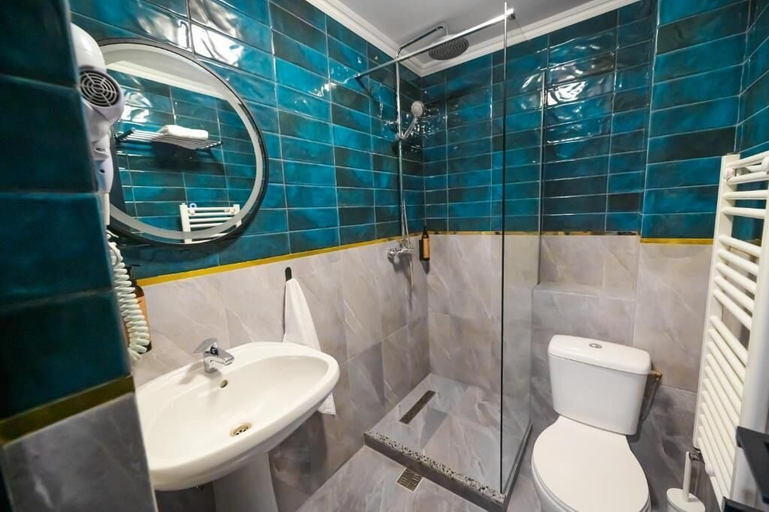 Bathroom 2, Sawei Urban Hotel, Craiova