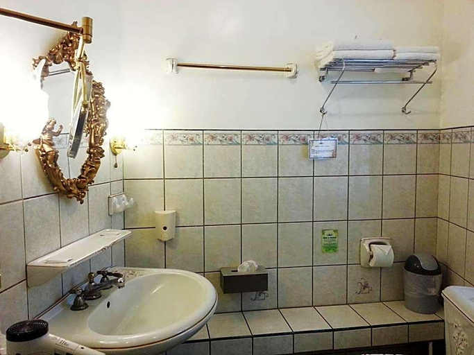 Bathroom 3, Dolce Vita Hotel And Restaurant, Puerto Princesa City