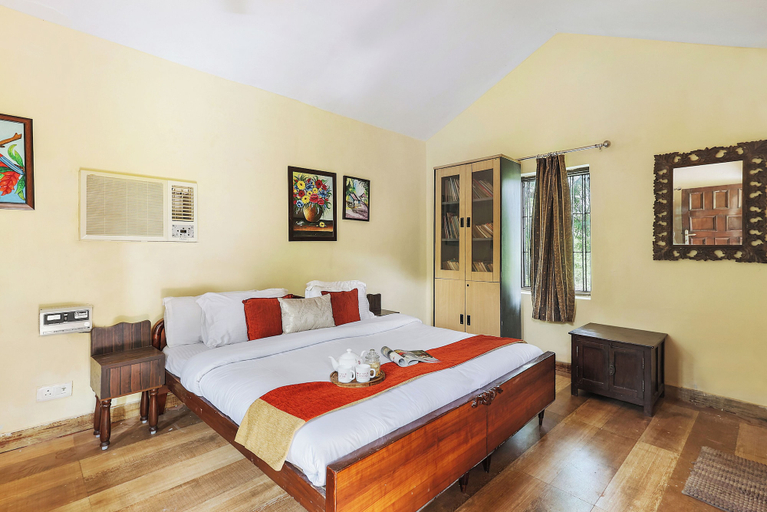 Room 5, Alaya Stays Sheilma Farm 4 BHK with pool, Faridabad