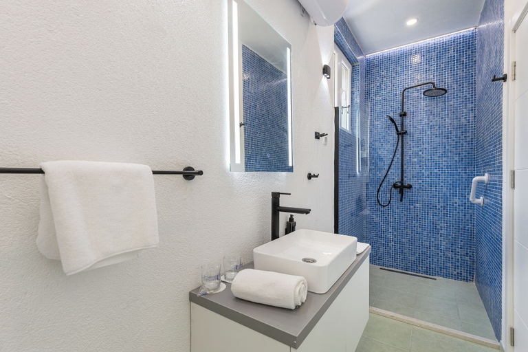 Bathroom 3, Hotel Subra Atrium