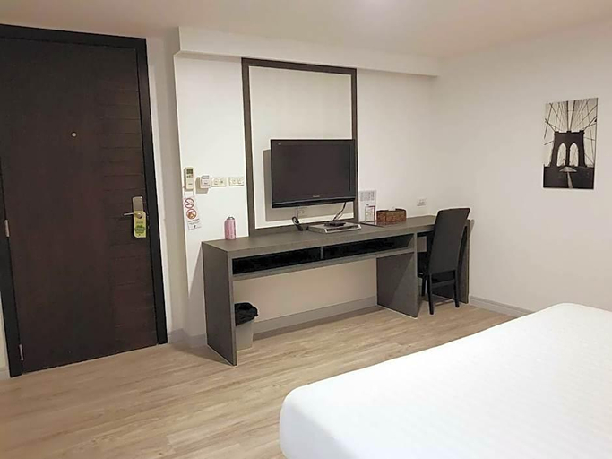 Bedroom 3, The Mini R Ratchada Hotel, Huai Kwang