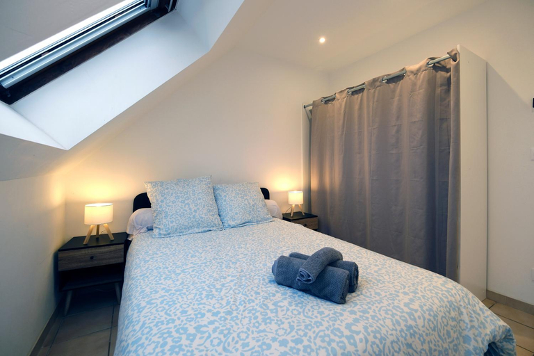 Bedroom 2, Welcome Home, Essonne