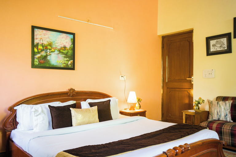 Room 4, Alaya Stays Sheilma Farm 4 BHK with pool, Faridabad