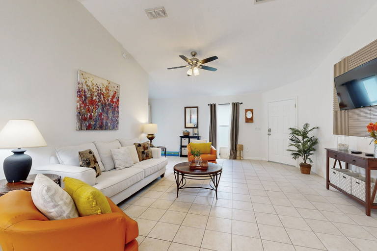 Living area 5, Dog-friendly, Private Pool , Central AC, Full Kitchen, Wifi, Snow-bird Friendly, Polk