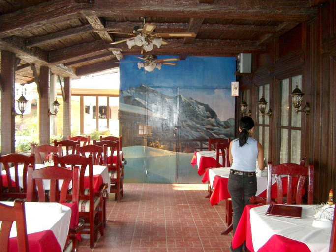Food & Drinks 5, Swiss Chalet, Mabalacat