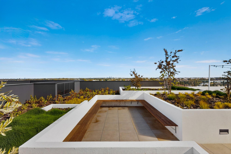 Balcony/terrace 2, Freshly Built 2 Bed Apartment in Central Location, Perth