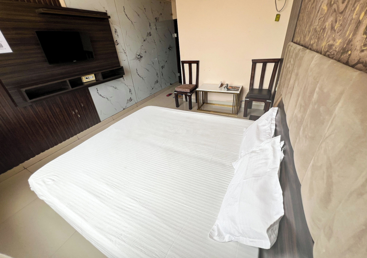 Bedroom 3, Sangam Hotel, Jhunjhunun