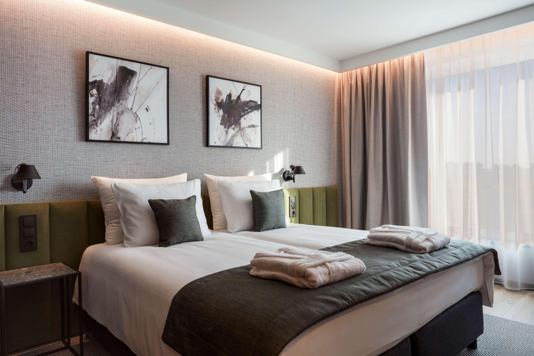 Bedroom 2, Q Hotel Plus Wrocław Bielany, Środa Śląska