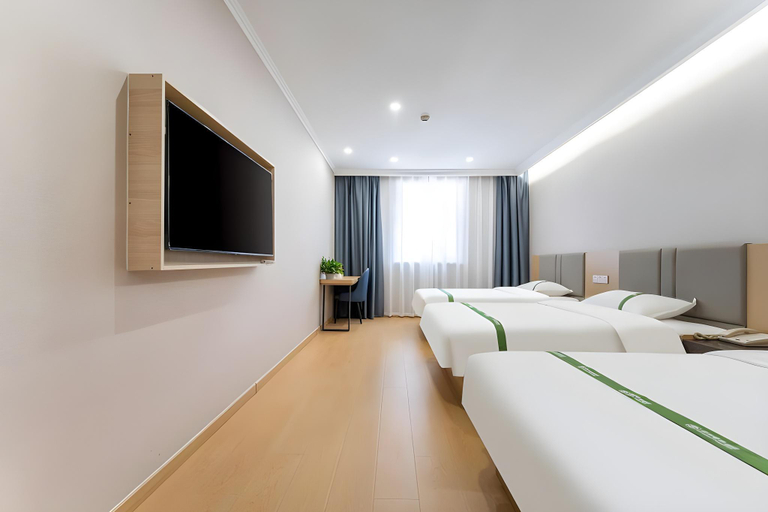 Bedroom 4, GreenTree Inn Qingdao SDUST Express Hotel, Qingdao