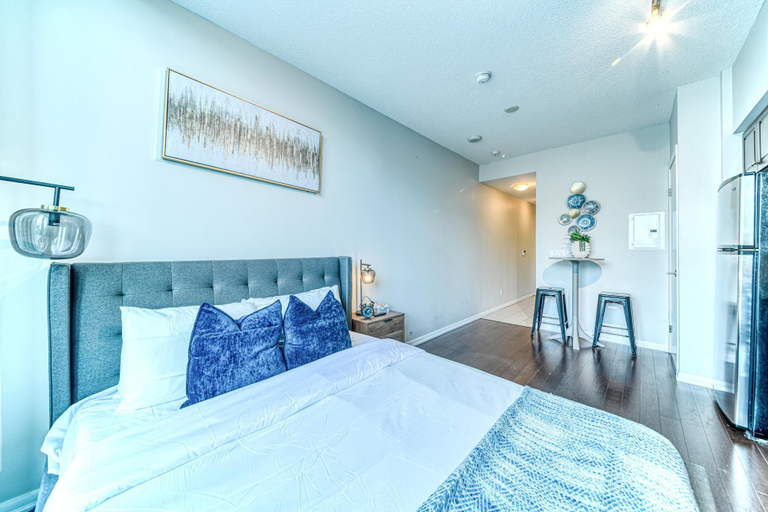 Living area 5, The Bayview - Downtown Toronto, Toronto