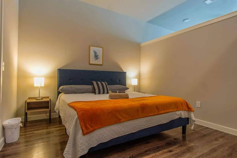 Room 3, Boulevard Stays - McKinney, Collin
