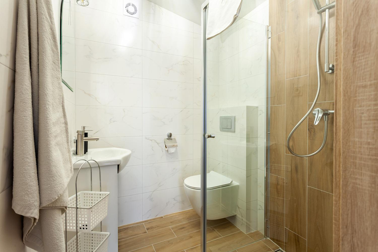 Bathroom 3, POKOJE APARTAMENTY ANASTAZJA, Kołobrzeg