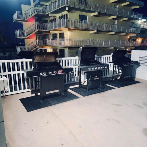 BBQ/picnic area, Marine Terrace Condominium, Volusia