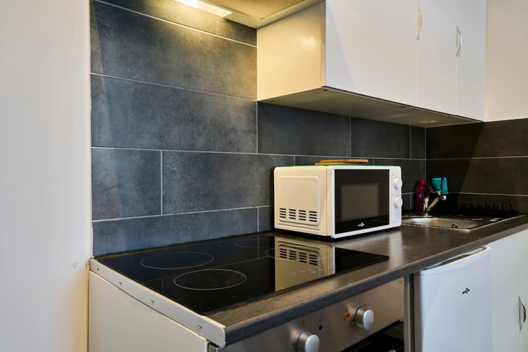 Room 5, En d Placement Wifi 10 Minutes de la Gare, Nord