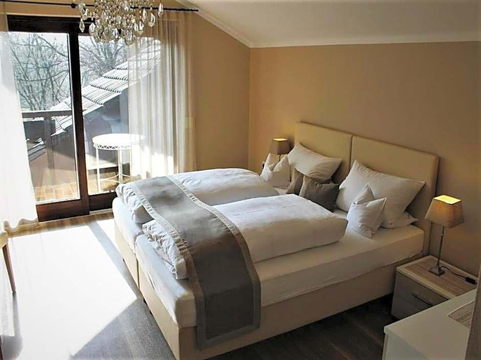 Bedroom 3, Hotel Garni Bellevue, Passau