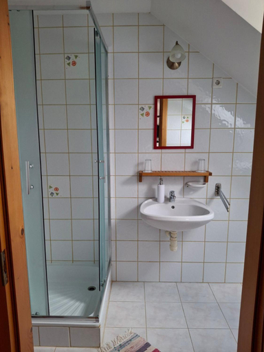 Bathroom 3, Noble'S Vendeghaz, Lenti